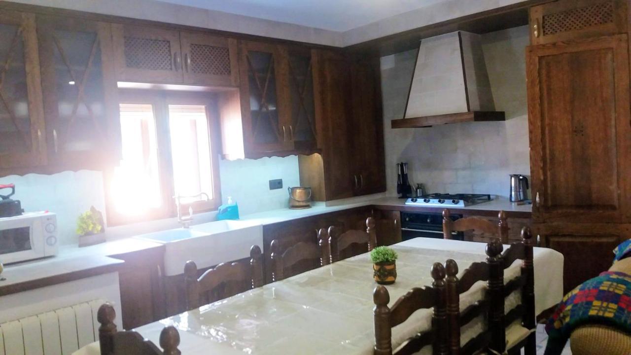 House With 5 Bedrooms In Munera With Wonderful Lake View Private Pool And Enclosed Garden Luaran gambar